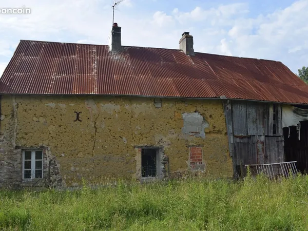Periers Terrain constructible de 3644m2 avec eau, edf