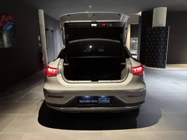Mercedes Eqe 300 — photo 60