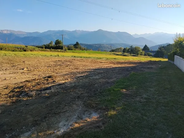Terrain à bâtir 1 450 m² - Vue exceptionnelle sur les Pyrénées - Saint-Vincent (64800)