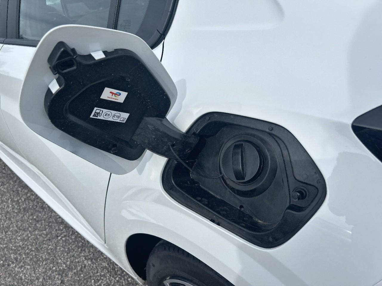 Peugeot 208 1.2 puretech 100ch s&s active — photo 12