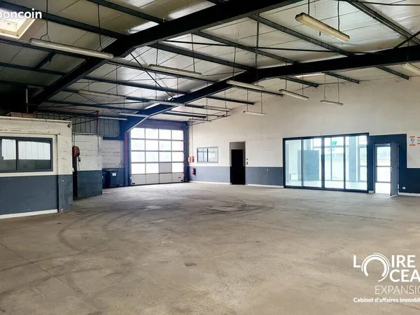 Local d'activité 450 m²