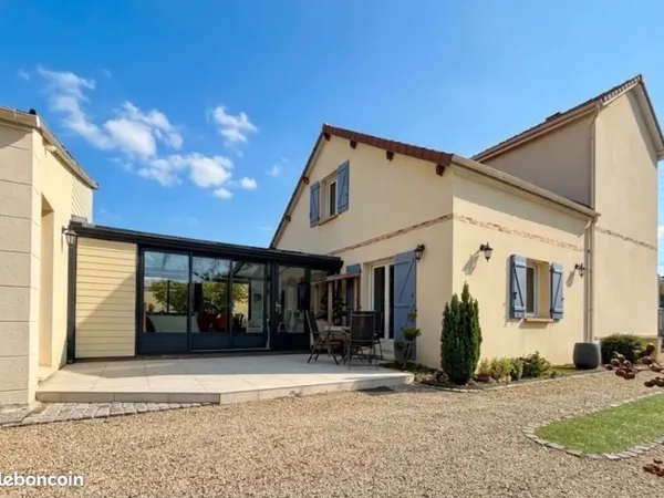 Maison 7 pièces 145 m²