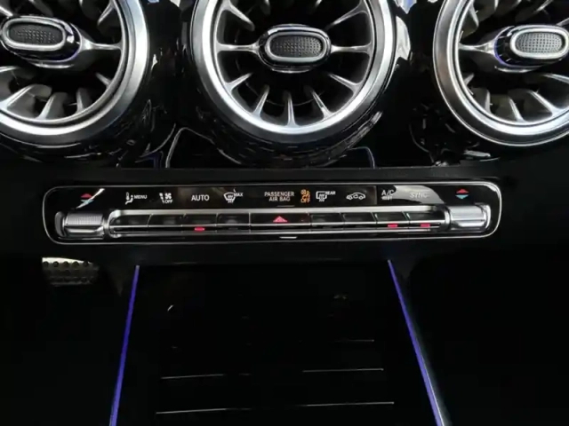 Mercedes Gla 200 d amg line — photo 65