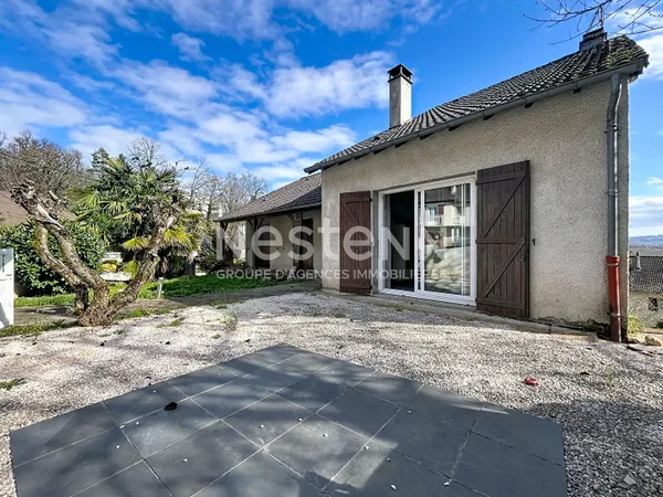 A vendre immeuble / maison Malemort divisée en deux appartements - Un T5 et un T3 - 2 garages- jardi