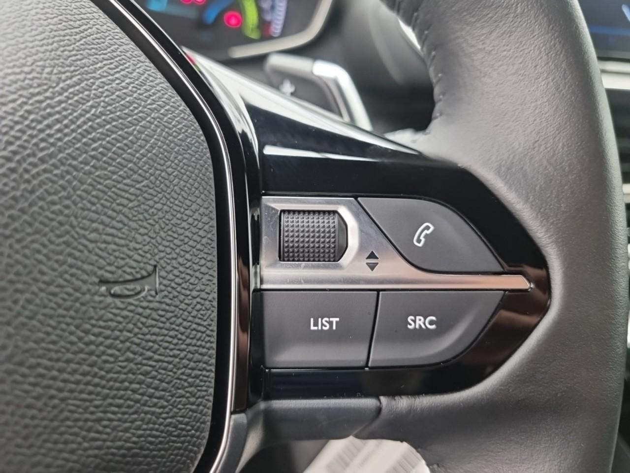 Peugeot 2008 hybrid 145 e-dcs6 style — photo 23