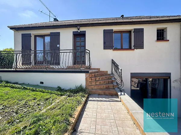 Maison de plain-pied surélevée sur un sous-sol total à vendre à 5 minutes de Montereau-Fault-Yonne