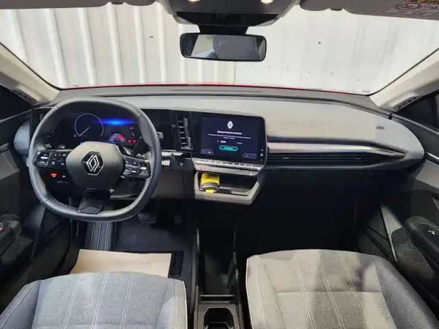 Renault Megane e-tech ev60 220 ch super charge — photo 24