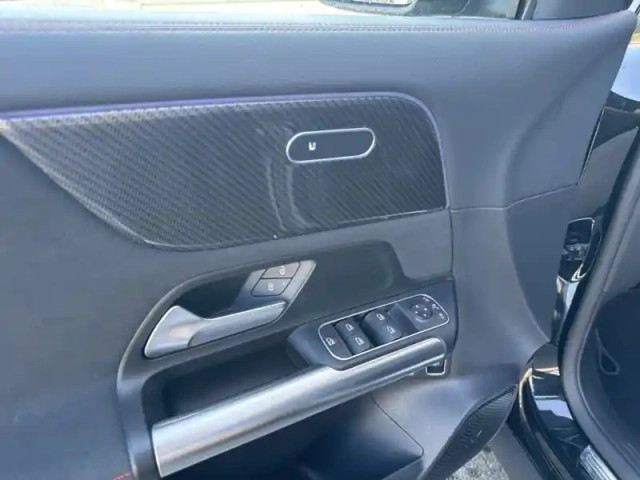 Mercedes Gla 250 e hybrid eq amg line — photo 16