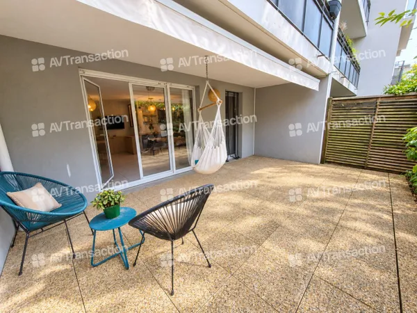 T3 DE 68 M2 - JARDIN PRIVATIF 80 m2 + TERRASSE de 30 m2 + GARAGE