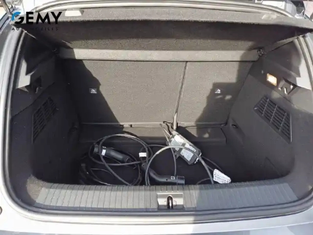 Renault Megane e-tech ev60 220 ch super charge — photo 6