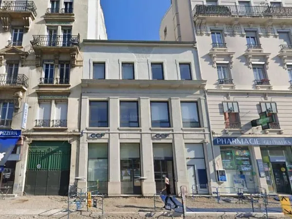 Bureaux 6 pièces 576 m²