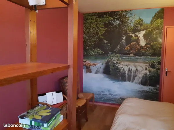 Chambre meublée 12m² calme - 8 min RER Noisy-Champs / Champs-sur-Marne