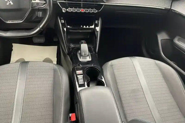 Peugeot 208 puretech 130 s&amp;s eat8 — photo 150