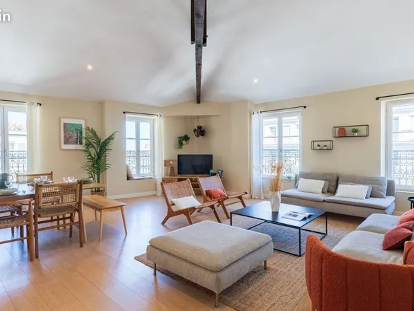 Chambre meublée - Grand appartement en colocation de 200m² tout inclus rénové quartier Vieux-Port