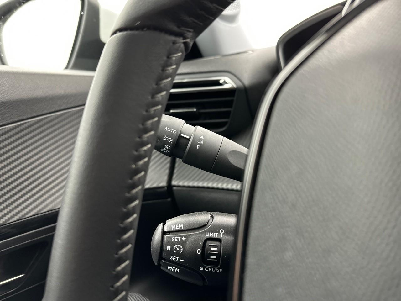 Peugeot 2008 puretech 100 s&s bvm6 style — photo 19