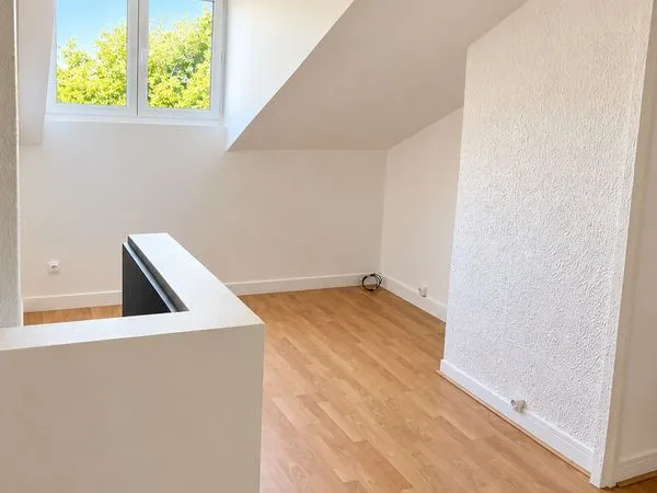 T2 rénové 35 m² - Lyon 6e Bellecombe, sous les toits