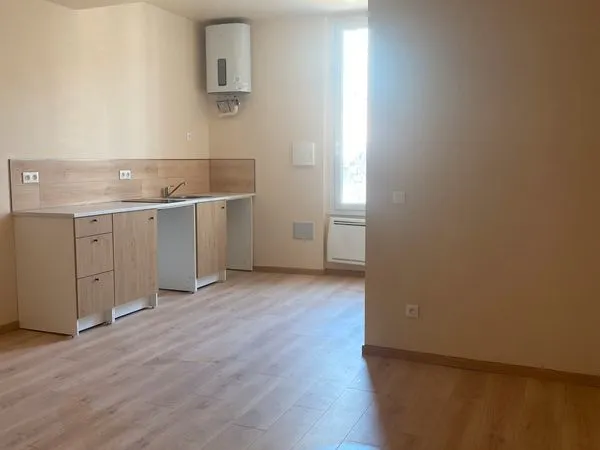 Grand studio refait à neuf