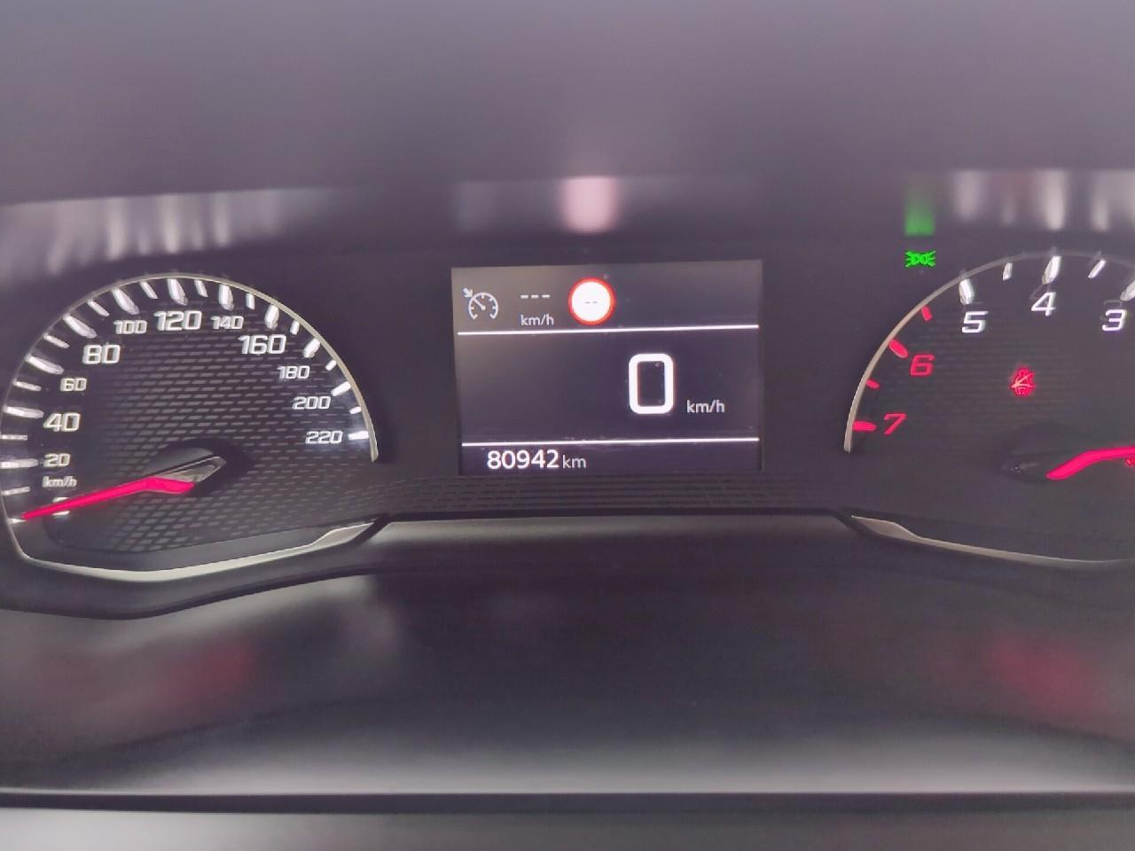 Peugeot 2008 puretech 100 s&s bvm6 active pack — photo 24