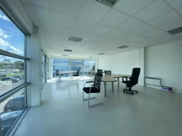 Local professionnel 118 m²