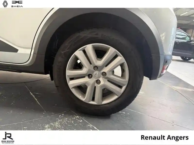 Dacia Sandero 1.0 tce 90ch stepway confort -22 — photo 8