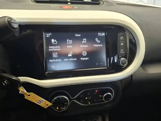 Renault Twingo iii e-tech — photo 18