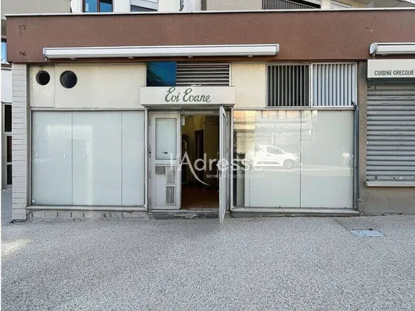 Local d'activité 100 m²