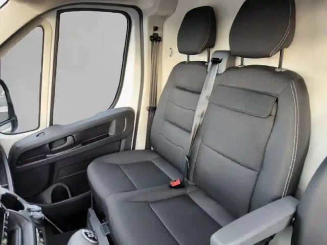 Citroën Jumper fourgon tole 33 l2h2 140 s&amp;s bvm6 — photo 12
