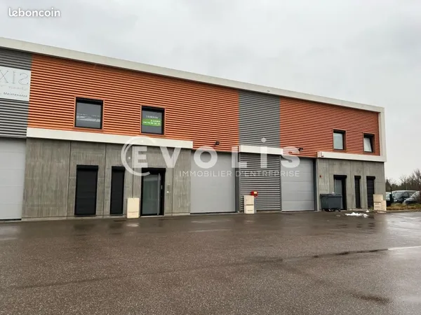 Local d'activité 203 m²