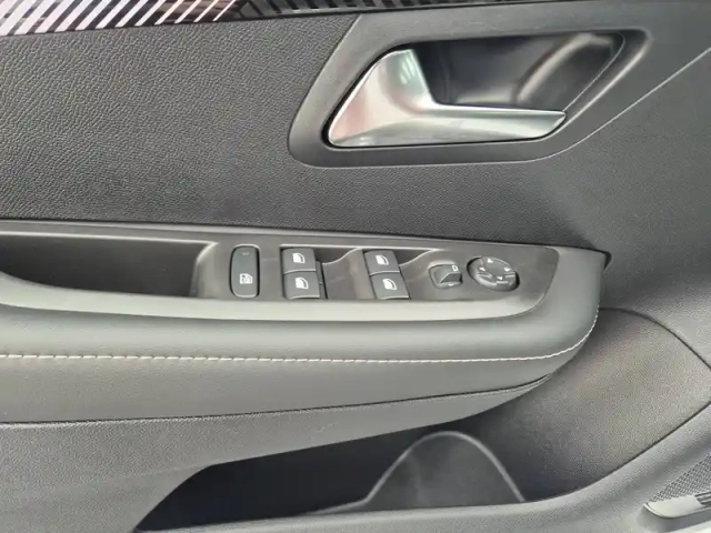 Peugeot 208 100 s&amp;s bvm6 — photo 43