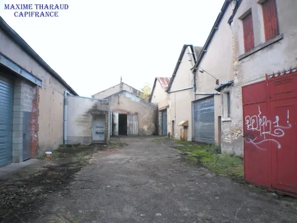 Local 6 pièces 2231 m²