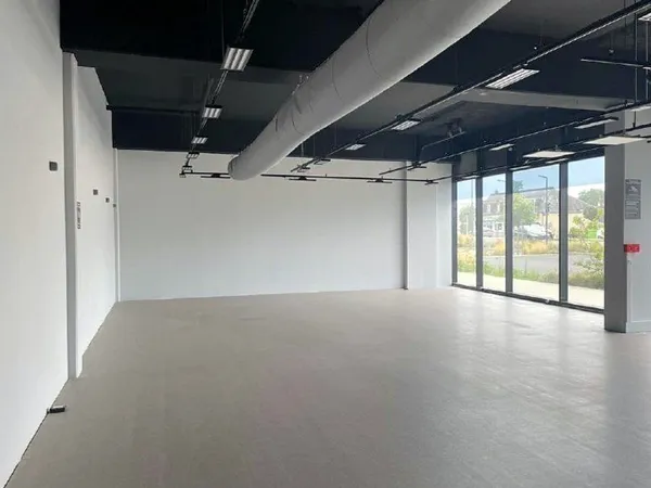Local commercial 255 m²