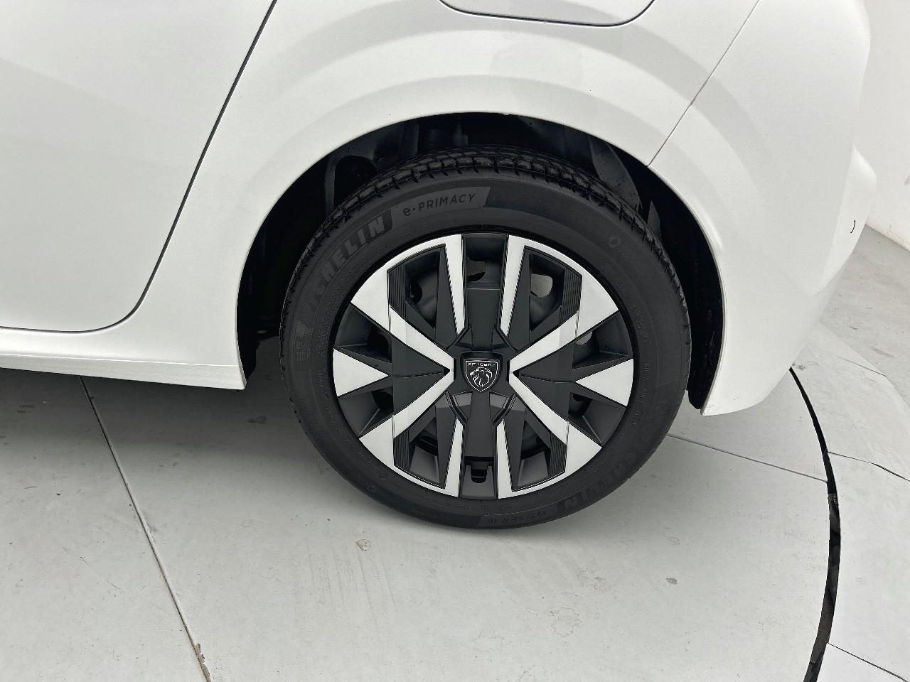 Peugeot 208 100 s&s bvm6 business — photo 16