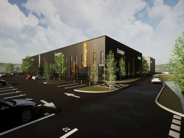 Local d'activité 892 m²