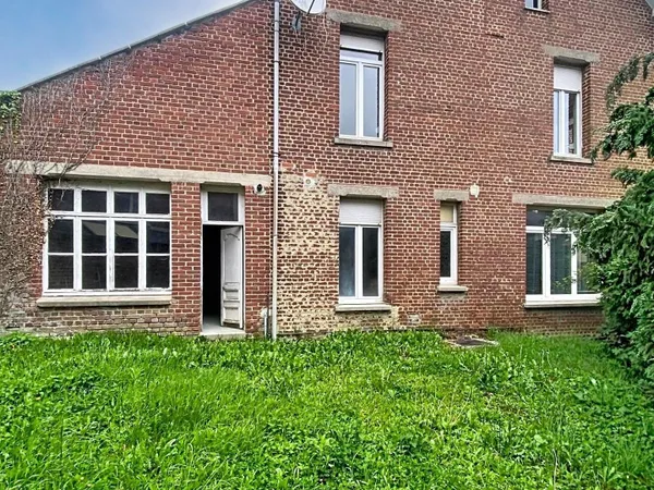 MAISON DE CARACTÈRE 4 CHAMBRES JARDIN GARAGE