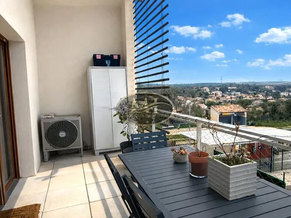 DERNIER ETAGE avec ascenseur - T3 -MARTIGUES La Couronne - terra