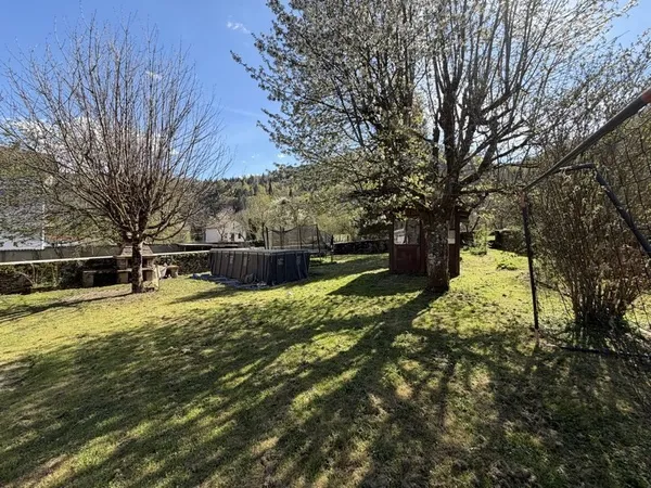 Maison individuelle sur 3 niveaux Impasse calme Vaux-lès-Saint-Claude