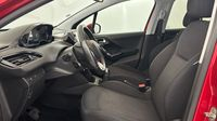 Peugeot 208 1.2 PureTech 82ch E6.c Signature 5p — photo 12