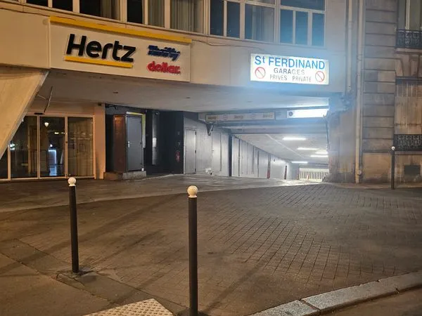 Box Place Saint Ferdinand - Quartier de l'étoile