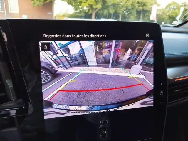 Renault Megane e-tech 220 ch autonomie confort — photo 3