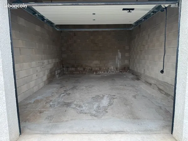 Box garage