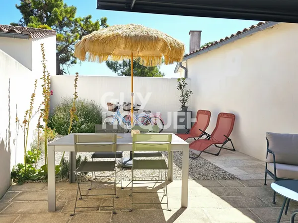 Une adresse de charme à deux pas de la plage à LA FLOTTE