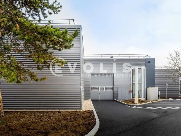 Locaux d'activité - A LOUER - 649 m² non divisibles
