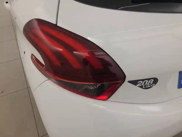 Peugeot 208 puretech 68ch bvm5 — photo 17