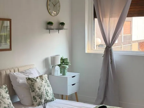 Appartement 7 pièces 14 m²