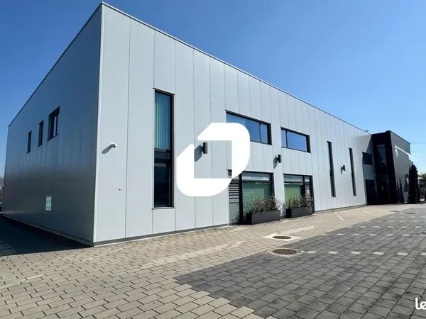 Local d'activité 330 m²