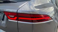 Jaguar E-Pace 2.0D 180ch R-Dynamic SE AWD BVA9 — photo 32