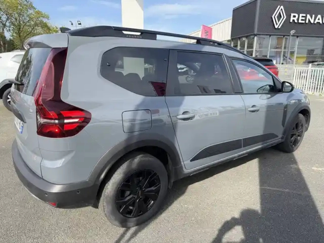 Dacia Jogger eco-g 100 7 places gsr2 — photo 3