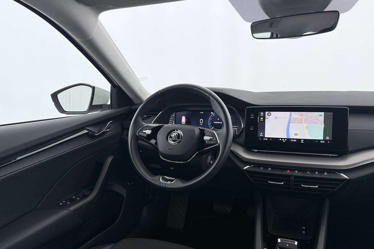 Skoda Octavia Combi — photo 13