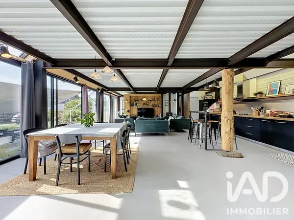 Maison 6 pièces 176 m²