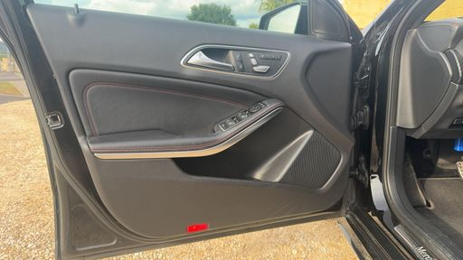 Mercedes Classe A 200 d 136 7G-DCT - Fascination – 2015 – 147976 km – Diesel – Boîte Automatique — photo 44